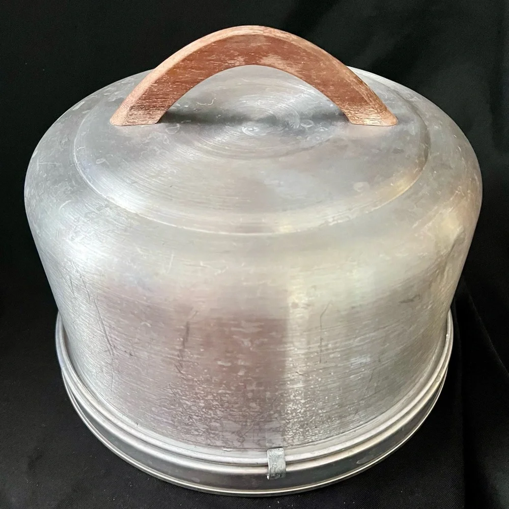 Vtg 1950s Mirro Aluminum Cake Carrier MCM 2002M Wood Handle Atomic Retro Grandma